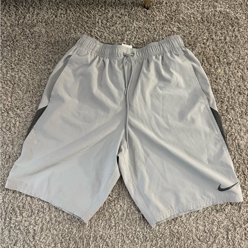 Nike Men's 2 toned gray swim trunks size small